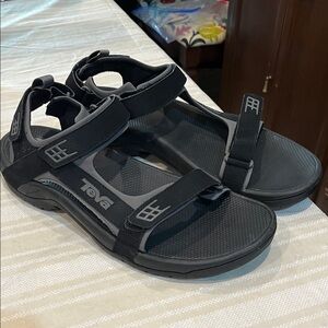 Teva 4289 Men’s Minan Outdoor Sandals size 12